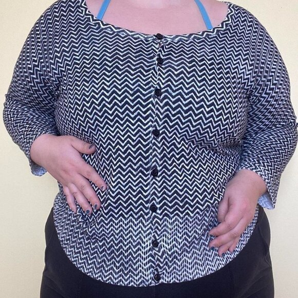 Maurices ZigZag Sweater Size XL - Picture 2 of 4